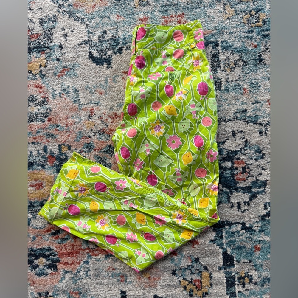 Lilly Pulitzer Vintage Spring Print Capris
Size 0